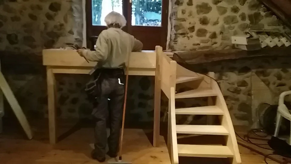 Escalier balancé et palier