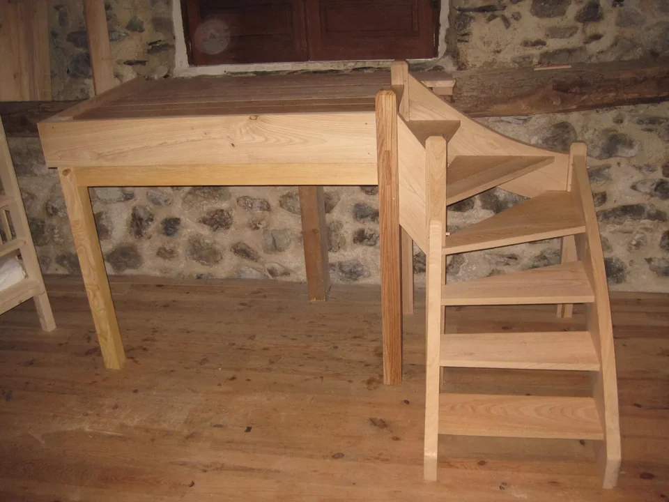 Escalier balancé à deux limons